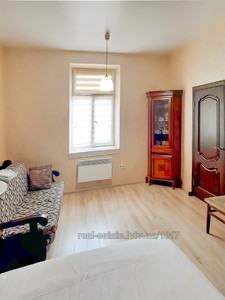 Buy an apartment, Building of the old city, Filatova-V-akad-vul, Lviv, Galickiy district, id 4163470