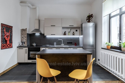 Rent an apartment, Building of the old city, Polischuka-V-vul, Lviv, Frankivskiy district, id 4484242