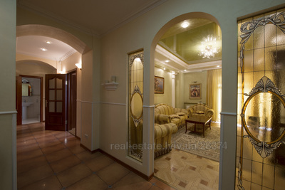 Rent an apartment, Stalinka, Rudnickogo-S-akad-vul, Lviv, Frankivskiy district, id 4259509