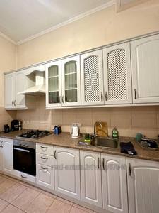 Rent an apartment, Austrian luxury, Geroiv-Maidanu-vul, Lviv, Frankivskiy district, id 4444066