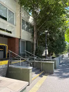 Зняти комерційну нерухомість, Багатофункціональний комплекс, Хмельницького Б. вул., 212, Львів, Шевченківський район, id 5927389