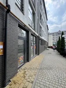 Купити комерційну нерухомість, Фасадне з окремим входом, Хмельницького Б. вул., 109, Львів, Галицький район, id 5926312