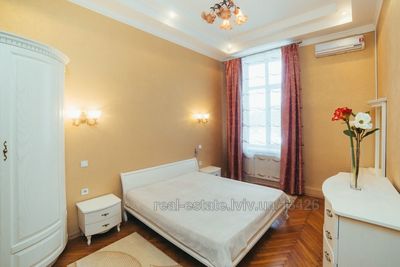Rent an apartment, Stalinka, Gorodocka-vul, Lviv, Galickiy district, id 4543384