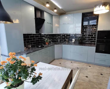 Buy an apartment, Shevchenka-T-vul, 80, Lviv, Shevchenkivskiy district, id 4440026