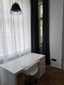 Rent an apartment, Building of the old city, Sheptickikh-vul, Lviv, Galickiy district, id 4535814