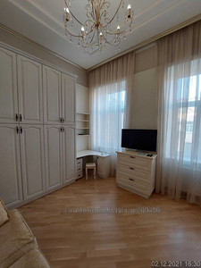 Rent an apartment, Austrian, Doroshenka-P-vul, Lviv, Galickiy district, id 4593942