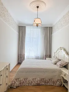 Купити квартиру, Ринок пл., Львів, Галицький район, id 5913026