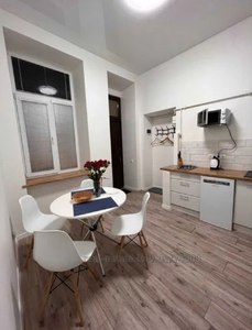 Buy an apartment, Austrian, Franka-I-vul, Lviv, Galickiy district, id 4596571