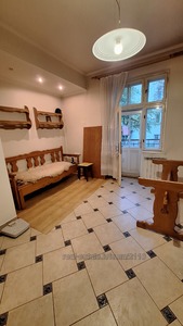 Buy an apartment, Building of the old city, Kubiyovicha-V-vul, Lviv, Galickiy district, id 4531744