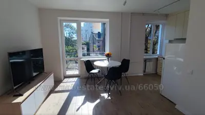 Buy an apartment, Stalinka, Shevchenka-T-vul, Lviv, Shevchenkivskiy district, id 5930480