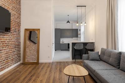 Rent an apartment, Austrian, Doroshenka-P-vul, Lviv, Galickiy district, id 4476801