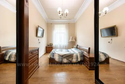 Buy an apartment, Austrian, Leontovicha-M-vul, Lviv, Galickiy district, id 5929441