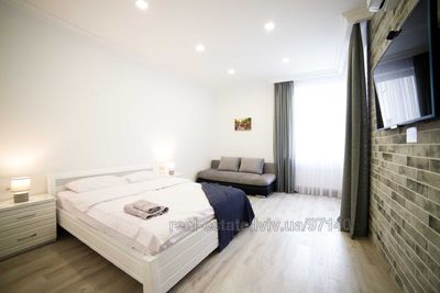 Rent an apartment, Khmelnickogo-B-vul, Lviv, Galickiy district, id 4513176
