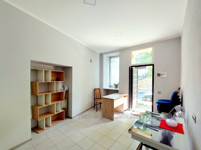 Buy an apartment, Austrian, Khmelnickogo-B-vul, Lviv, Galickiy district, id 4519792