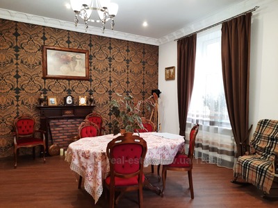 Buy an apartment, Building of the old city, Khmelnickogo-B-vul, Lviv, Shevchenkivskiy district, id 4317873