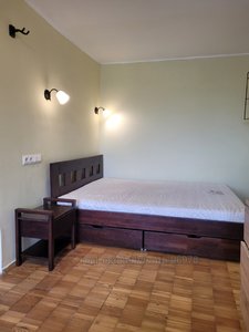 Rent an apartment, Stalinka, Maksimovicha-M-vul, Lviv, Sikhivskiy district, id 4451088