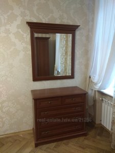 Rent an apartment, Building of the old city, Chornovola-V-prosp, Lviv, Galickiy district, id 4485264