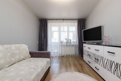 Buy an apartment, Stalinka, Okruzhna-vul, Lviv, Frankivskiy district, id 4549792