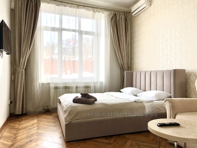 Апартаменти з двома спальнями в центрі Львова,подобово Львів